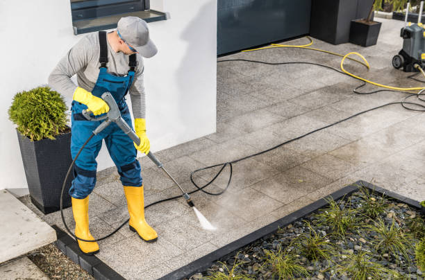 Best Concrete Pressure Washing  in Saratoga, WY