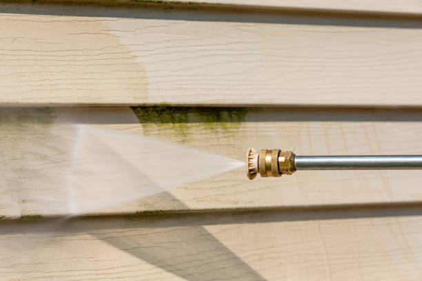 Best Deck Pressure Washing  in Saratoga, WY